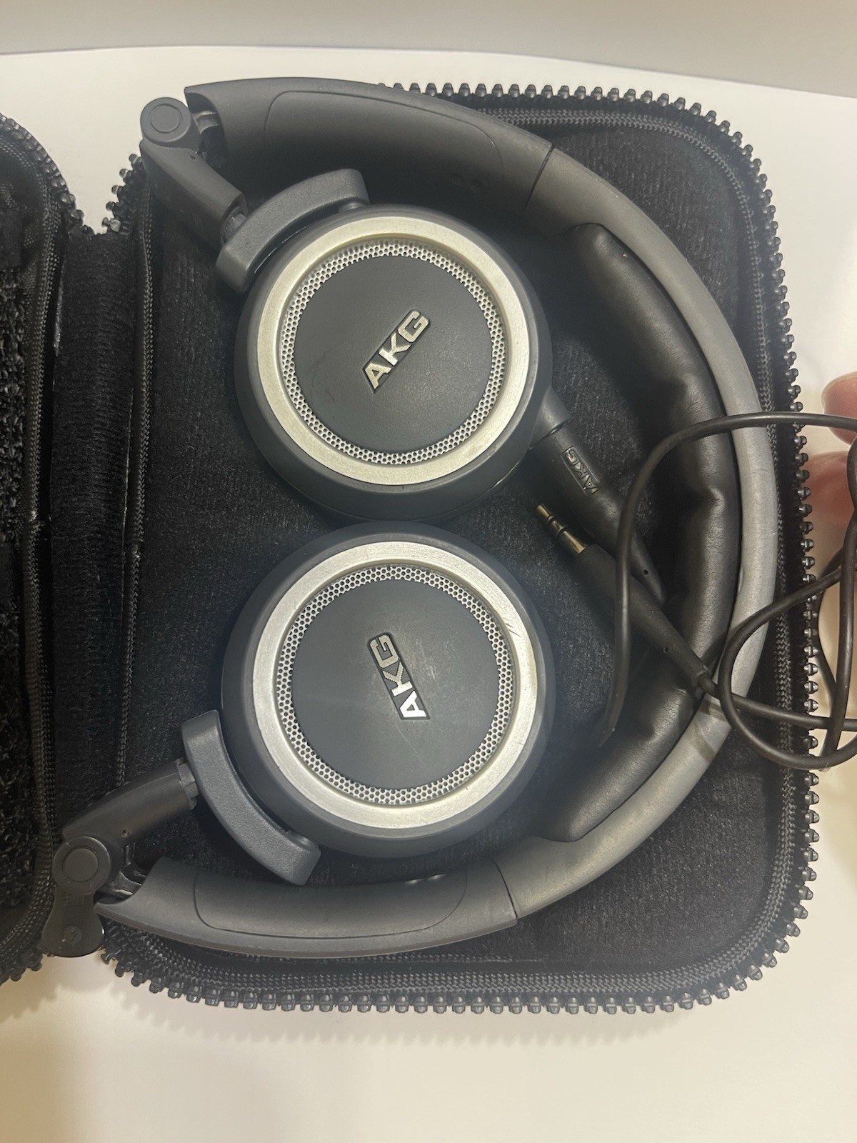 AKG K450 HiFi Headphones – with additional cables