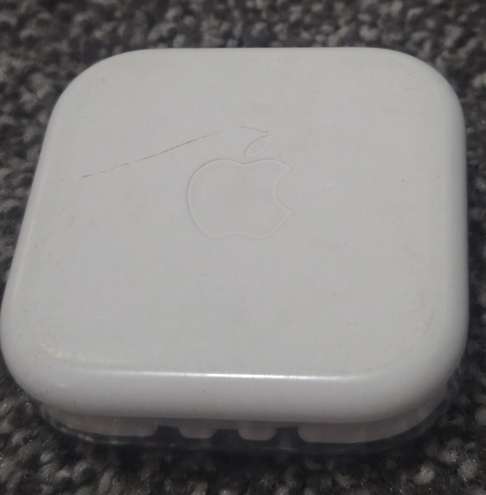 Apple EarPods with Lightning Connector & Headphone Jack Adapter – White – New