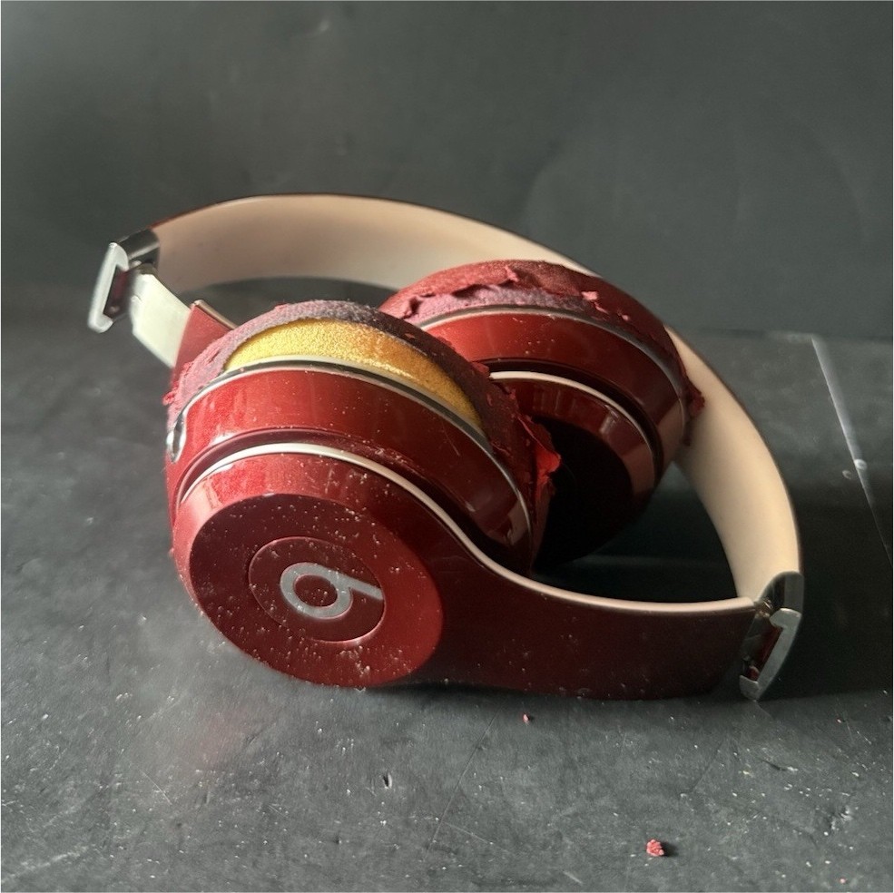 Beats by Dr. Dre Solo2 On-Ear Wireless Bluetooth Headphones Red/White B0518