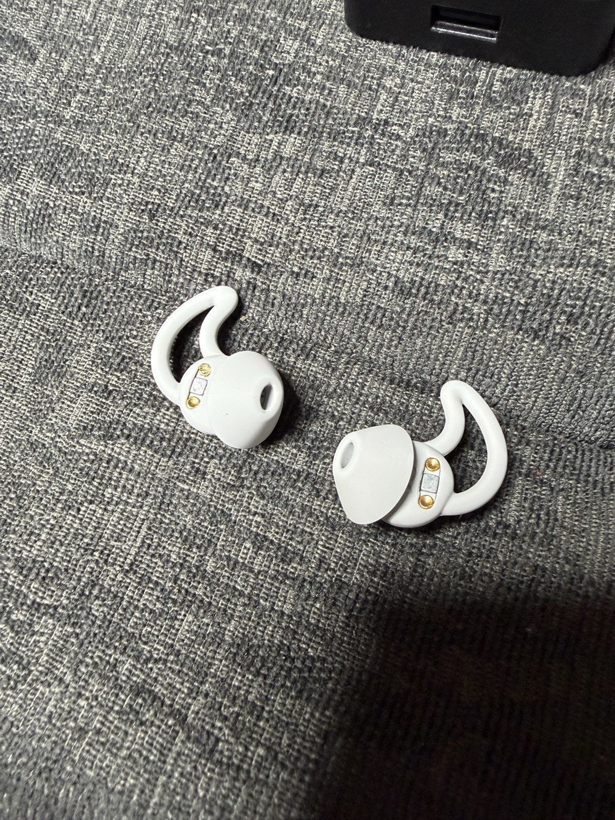 Bose Noise-Masking Sleepbuds 785593-0010 With Manual And Charger *UNTESTED*
