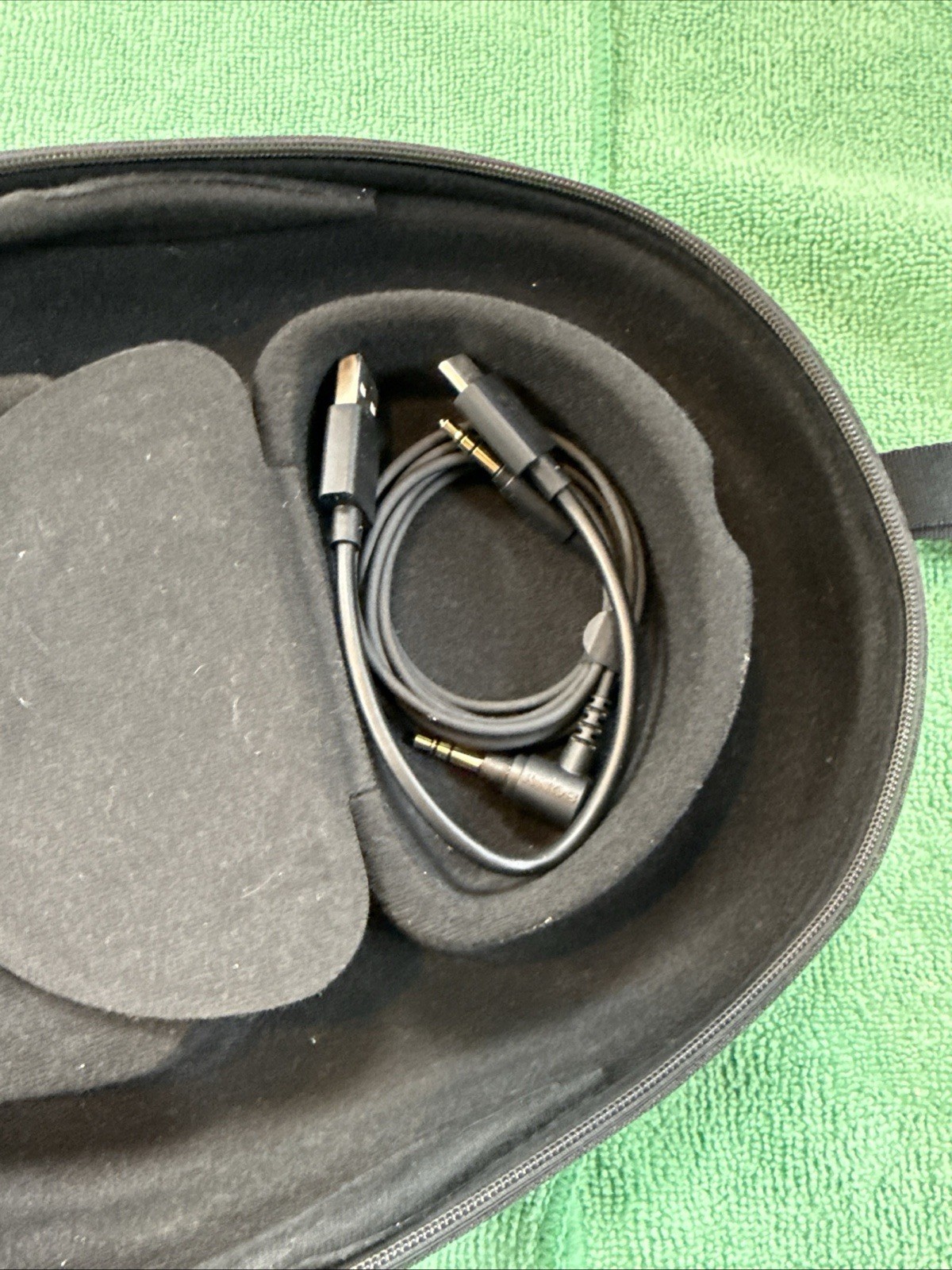 Sony WH-1000XM5 Bluetooth Wireless Noise Canceling Headphones – Broken Hinge