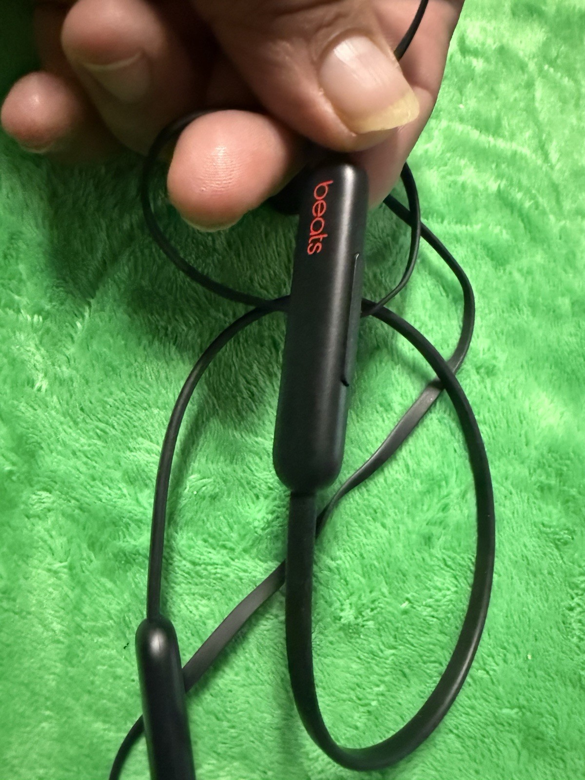 Beats Flex Wireless Earbuds Headphones Chip Magnetic Earphones Open Box