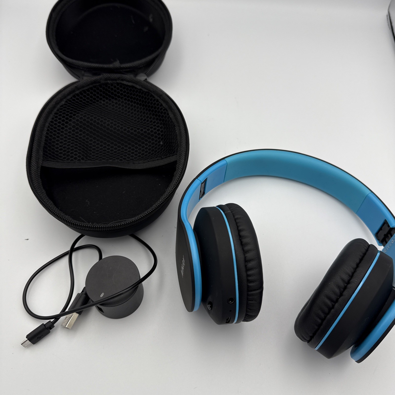 Mkay Bluetooth Wireless Headphones – Blue/Black – Over-Ear w/ Case & Charger