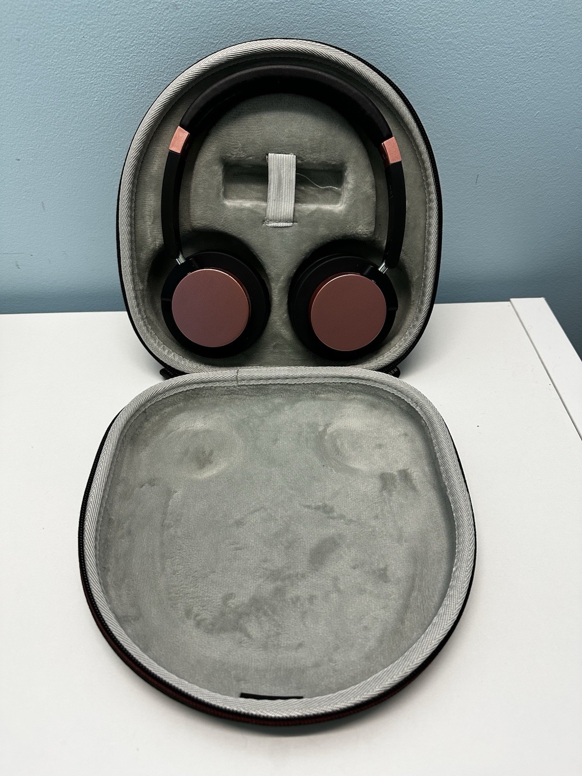 Unisex Pink And Black Wireless Bluetooth Over The Ear Headphones With Case