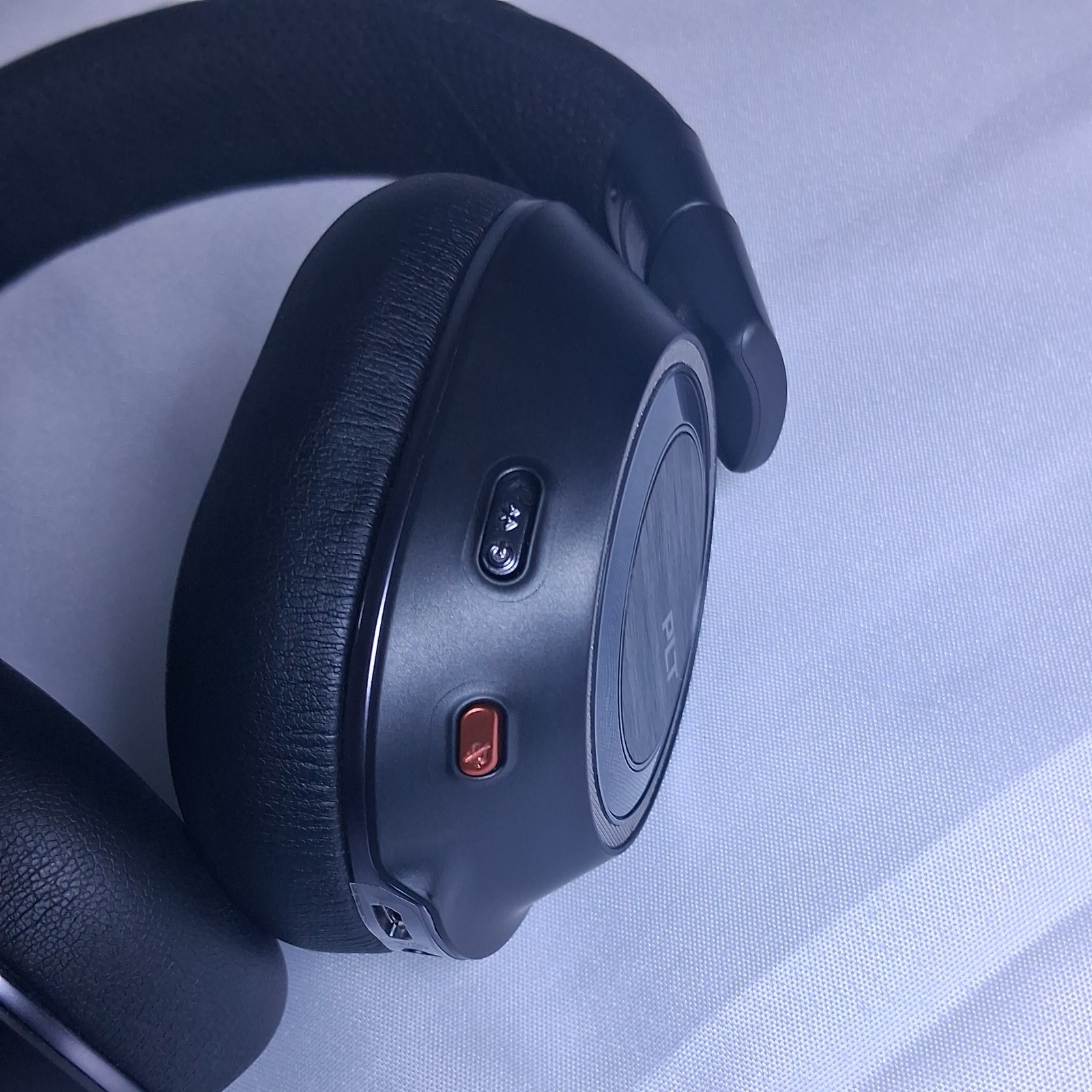 Plantronics B8200 Noise Cancelling Wireless Headphones. No Dongle. Test It works