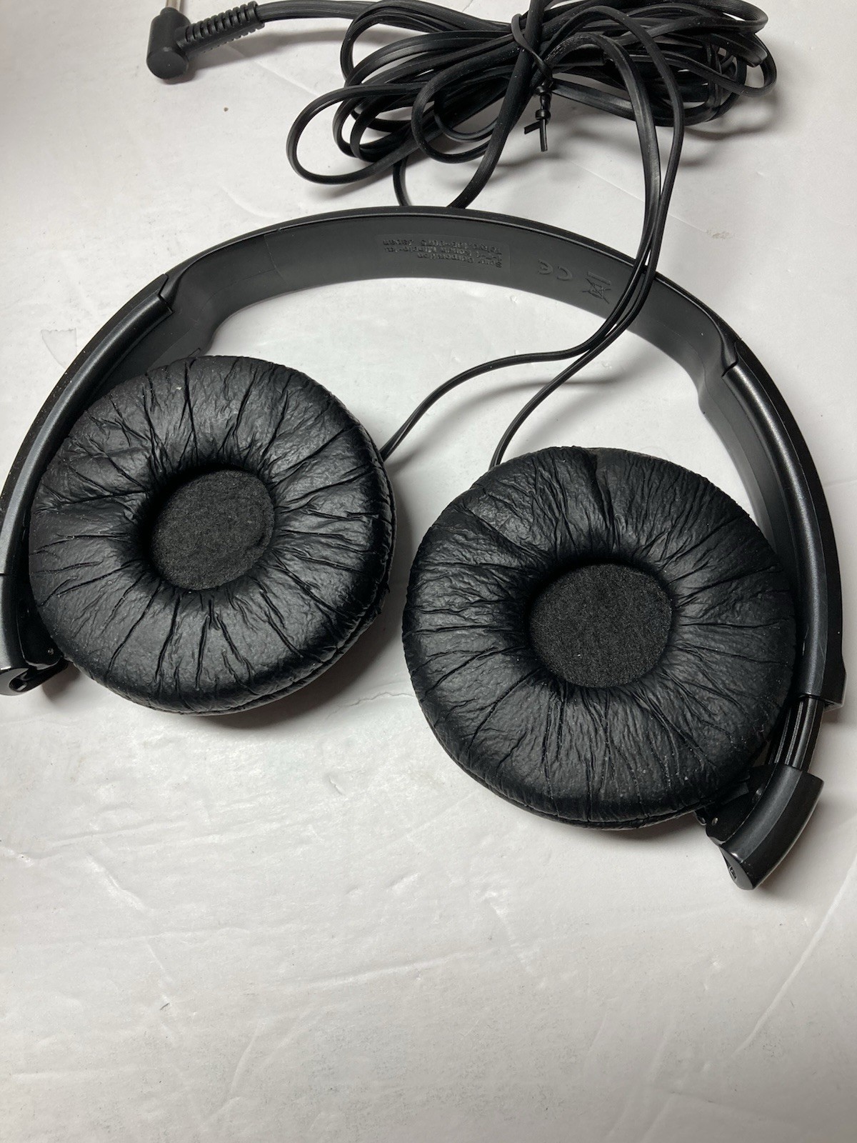 Sony Foldable Soft Leather Over Ear Headphones 4’ Cord Standard Jack Plug 3.5 MM