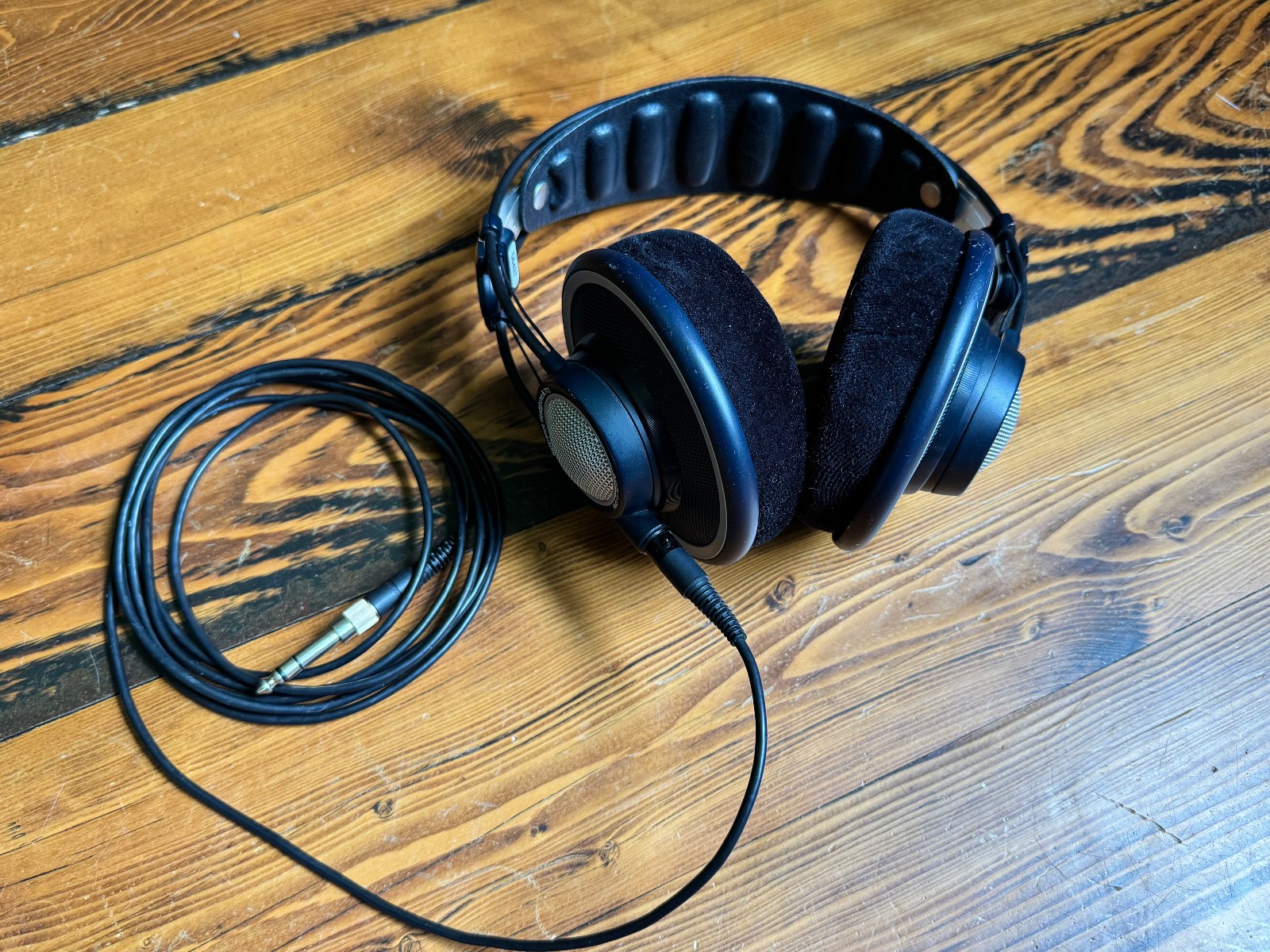 AKG K702 Pro Audio Audio Channel Reference Studio Headphones