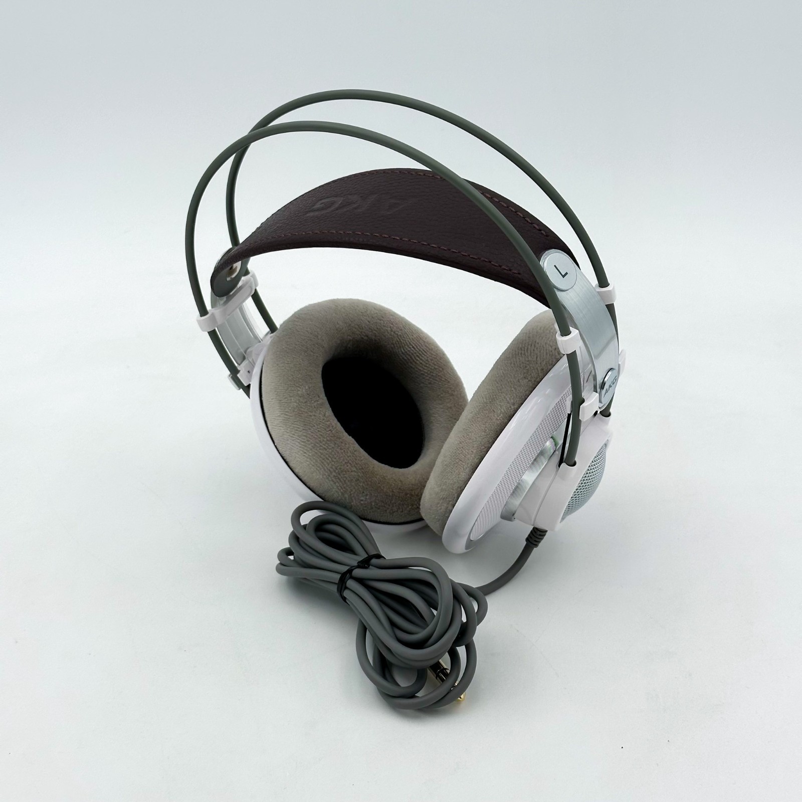 AKG K701 White Studio Open Air Type Headphones Tested Used