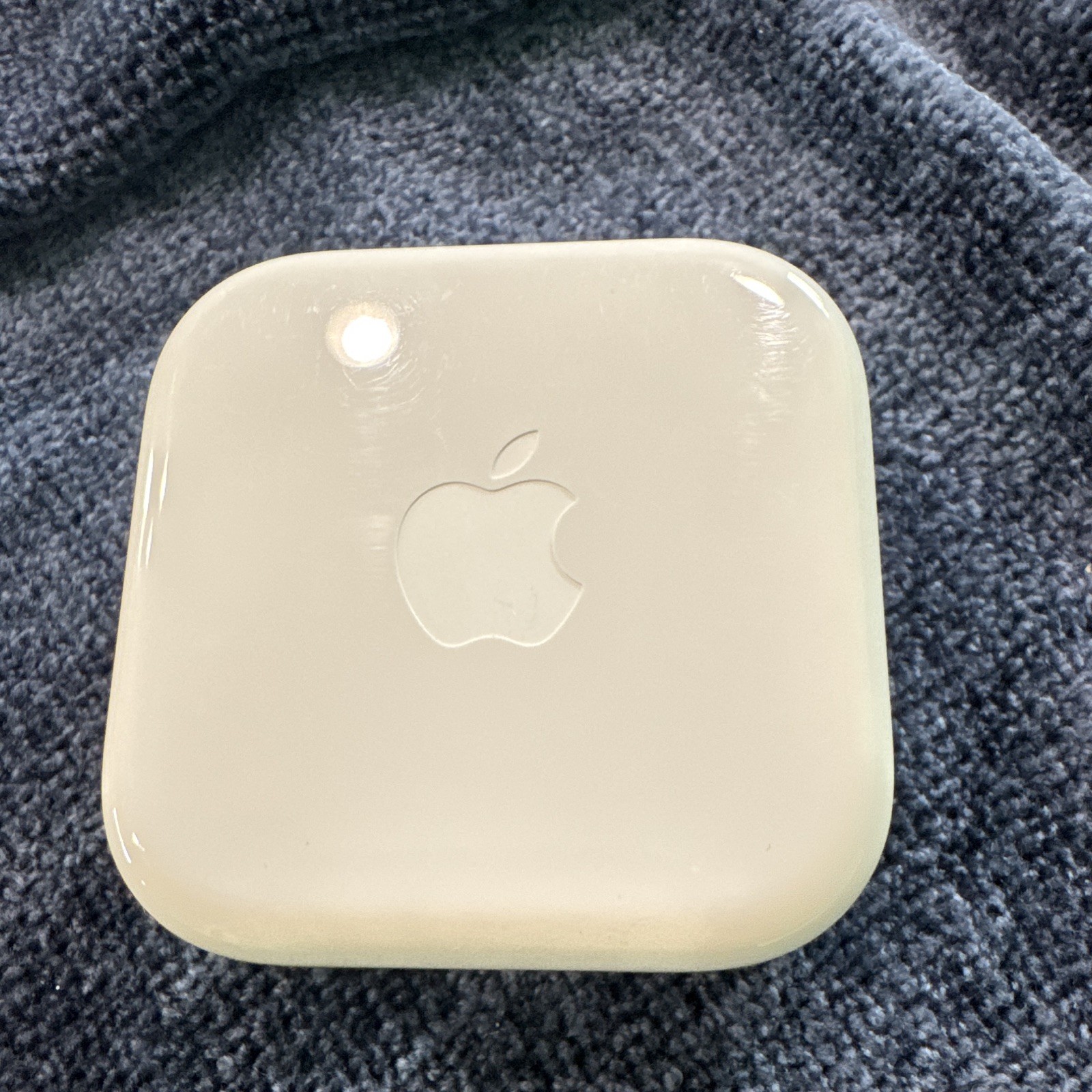Apple EarPods In-Ear Wired Earbuds 3.5mm Jack Volume Control 1.2m White