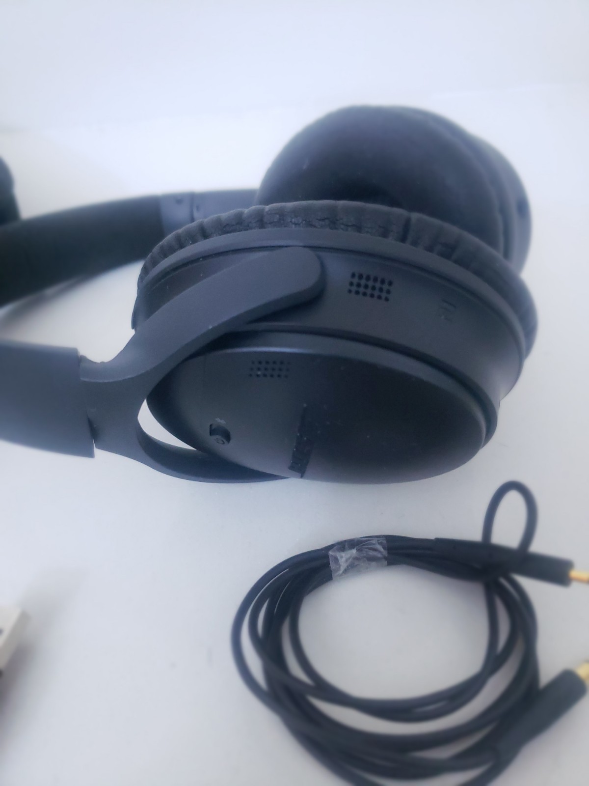 Bose QuietComfort 35 II BT Noise Cancelling Headphones • Excellent Condition