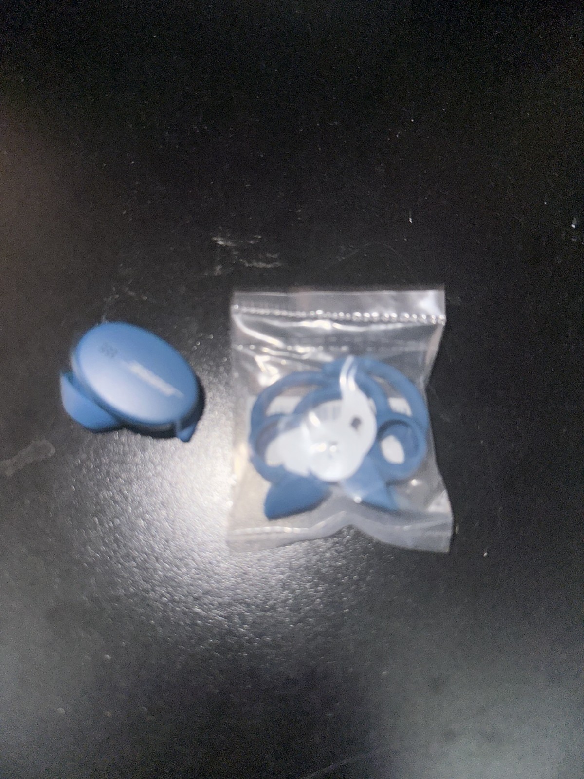 Bose Sport Earbuds wireless Bluetooth in-ear headphone (RIGHT earbud only) blue