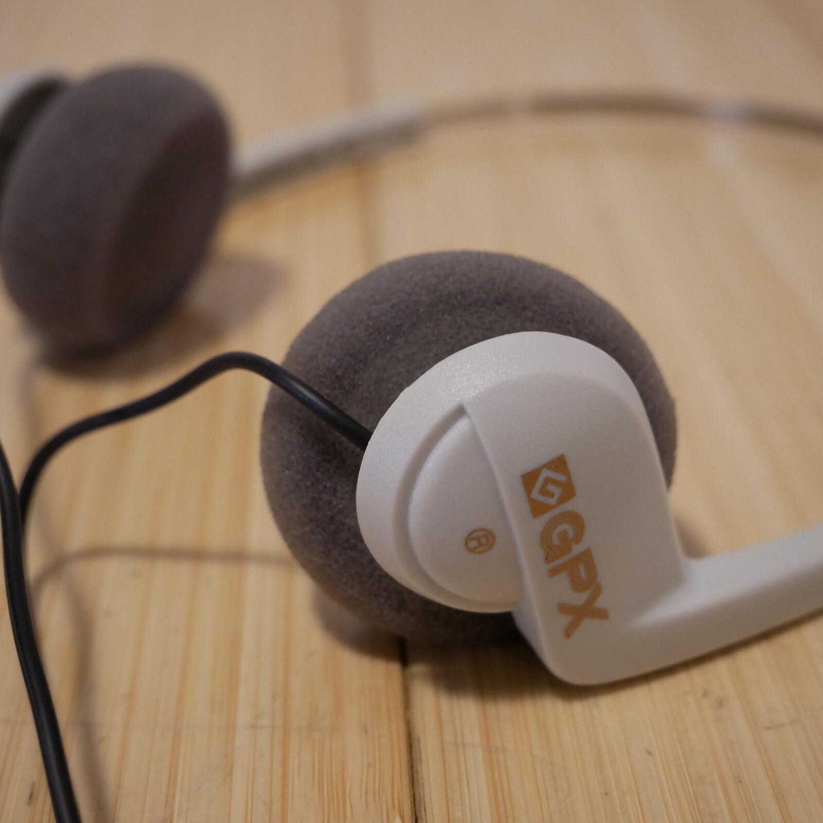 Retro 90s 2000s White Gray GPX Metal Band Headphones Wired – Tested & Working
