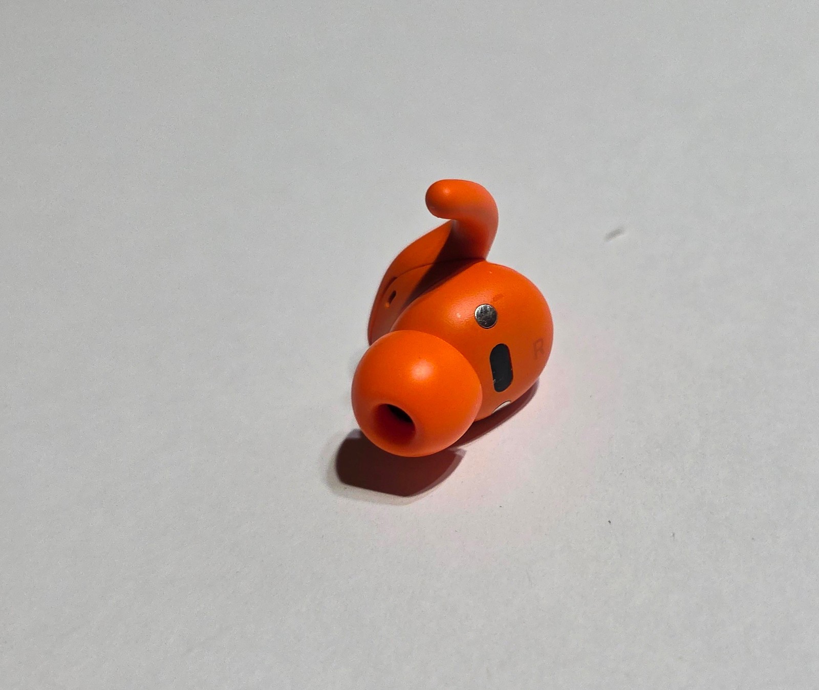 Unused Original Spark Orange Powerbeats Fit Wireless RIGHT SIDE Earbud ME2M4LL/A