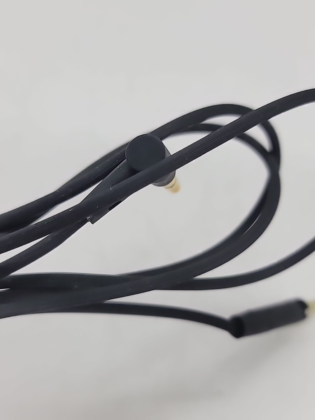 Genuine Sennheiser Audio Cable 3.5mm-2.5mm Jack for HD 450BT Black