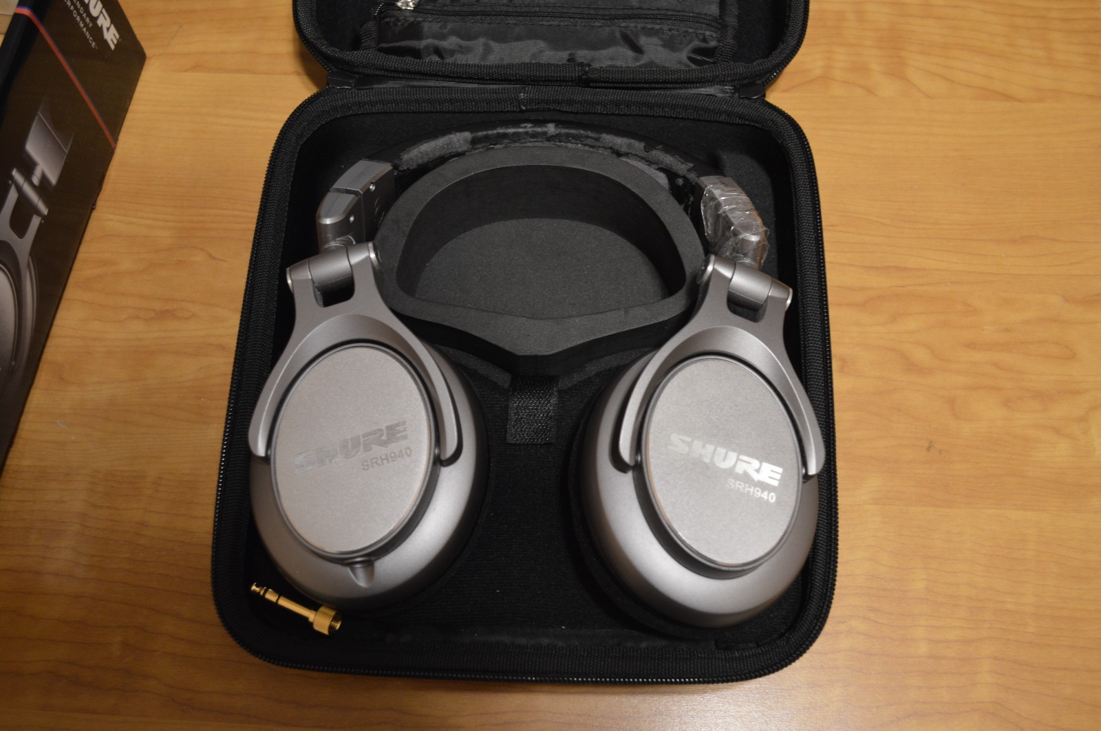 Shure SRH940 Professional Studio Reference Headphones (See Description)