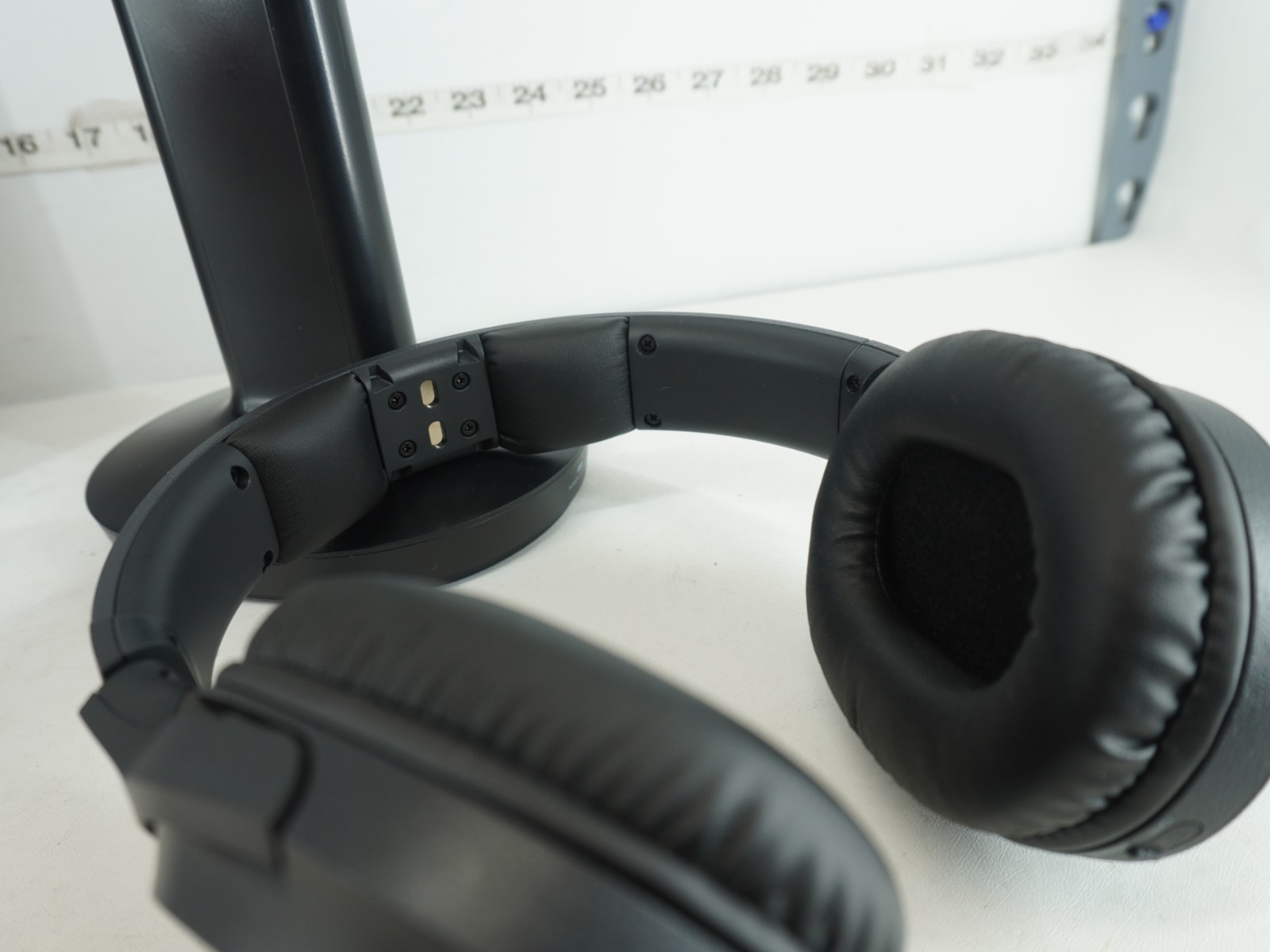 **SONY WH-RF400 WIRELESS HOME THEATER HEADPHONES – BLACK – NEW