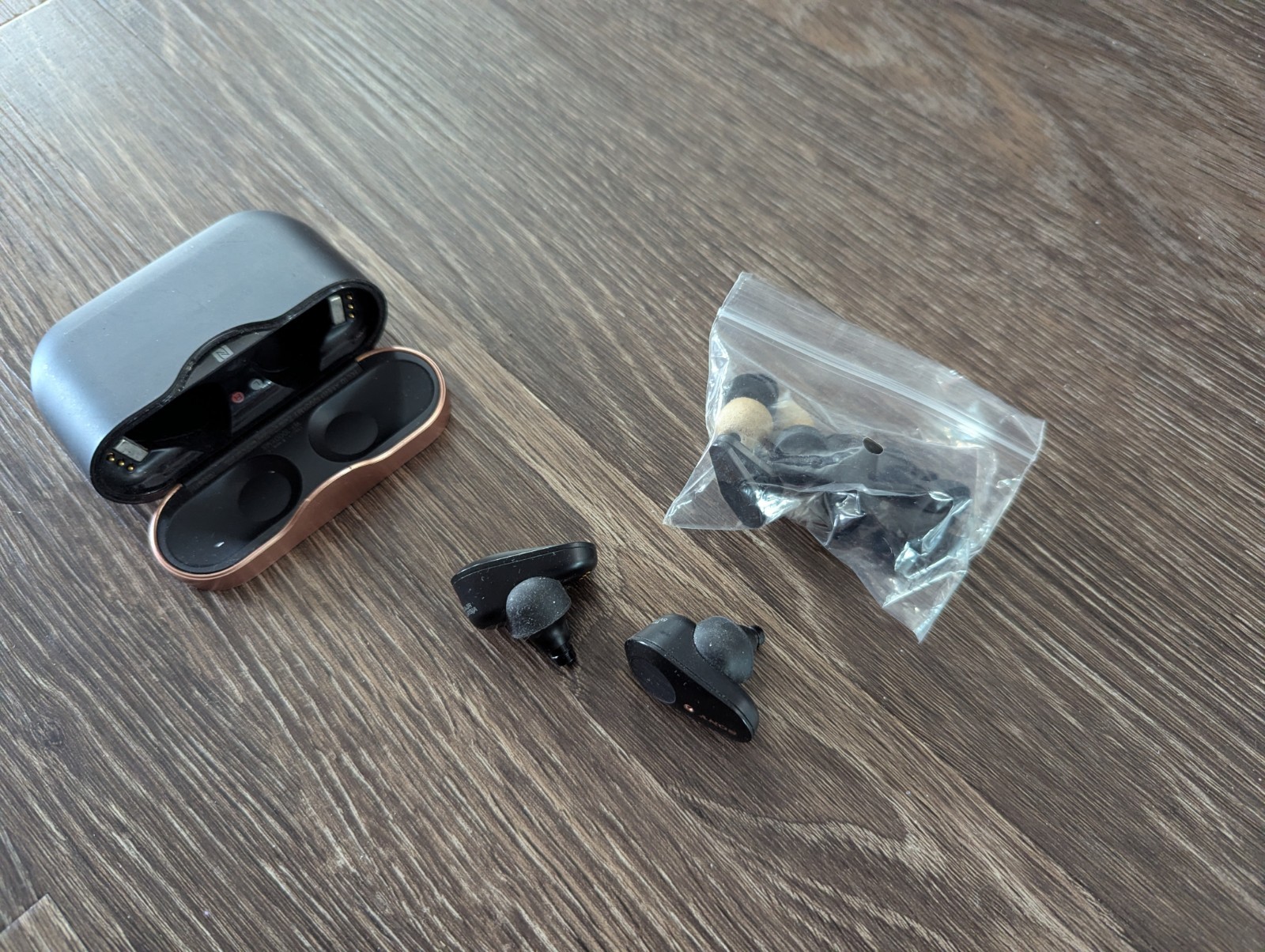 Sony WF-1000XM3 Wireless Noise Cancelling Earbuds – Black (with extra ear tips)