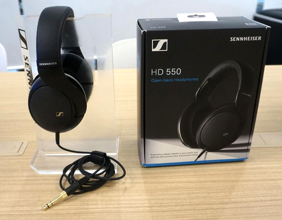 Sennheiser HD 550 Open-Back Audiophile Headphones – Black From Japan NEW