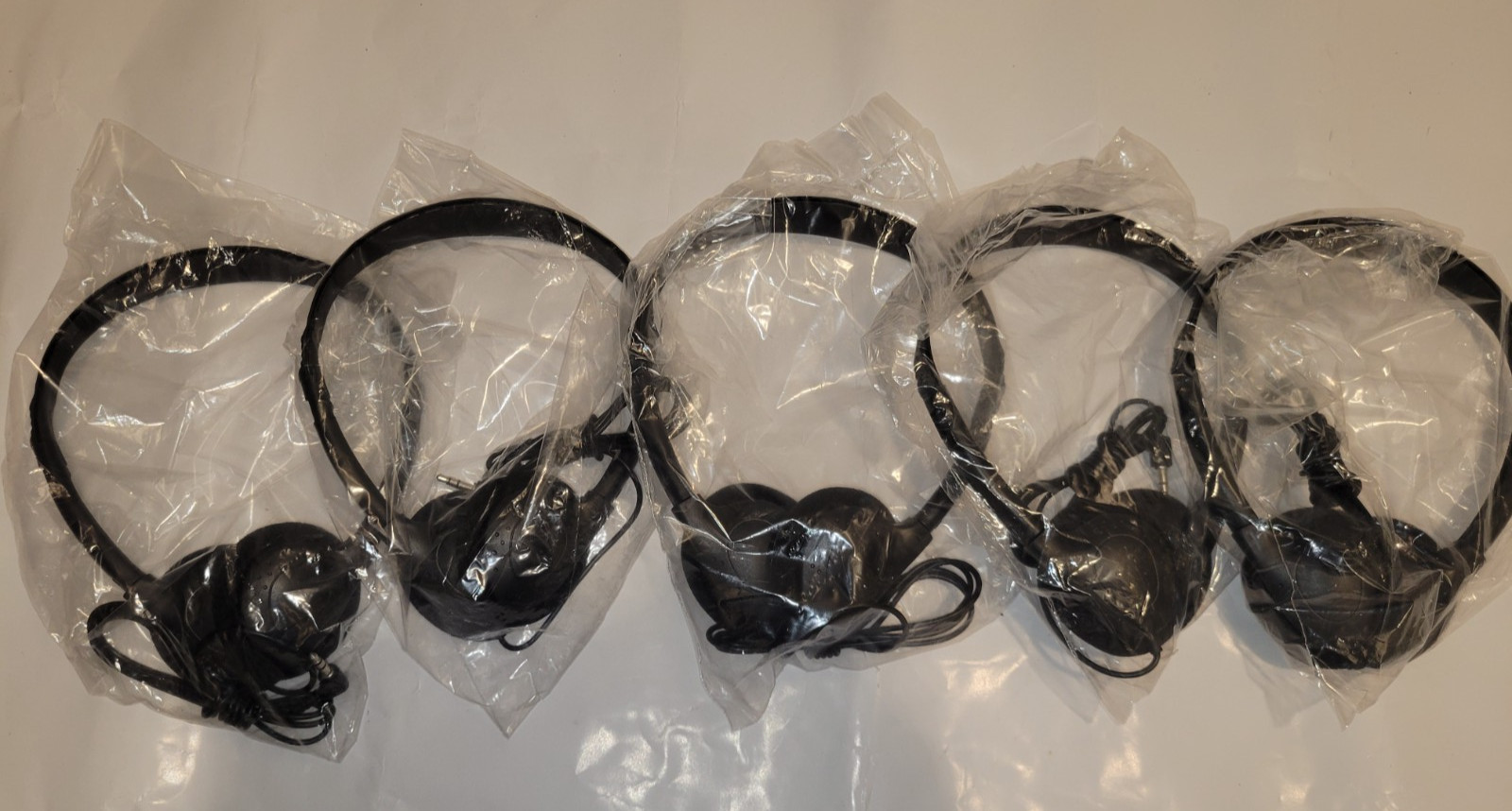 New 5 Set Over the Ear Headphones – 2.5 Aux Input Black Tested Working