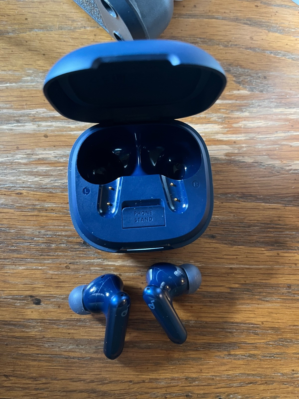 Soundcore P40i Wireless Earbuds 2-in-1 Case & Phone Stand Smart Noise Cancelling