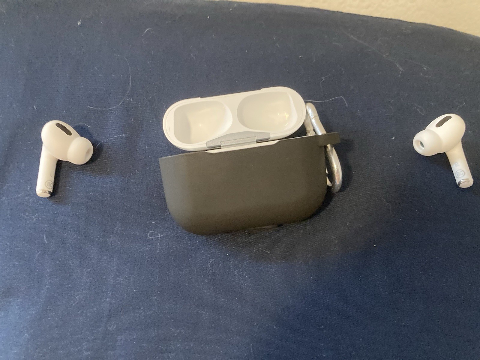Aipod Pros With No Case