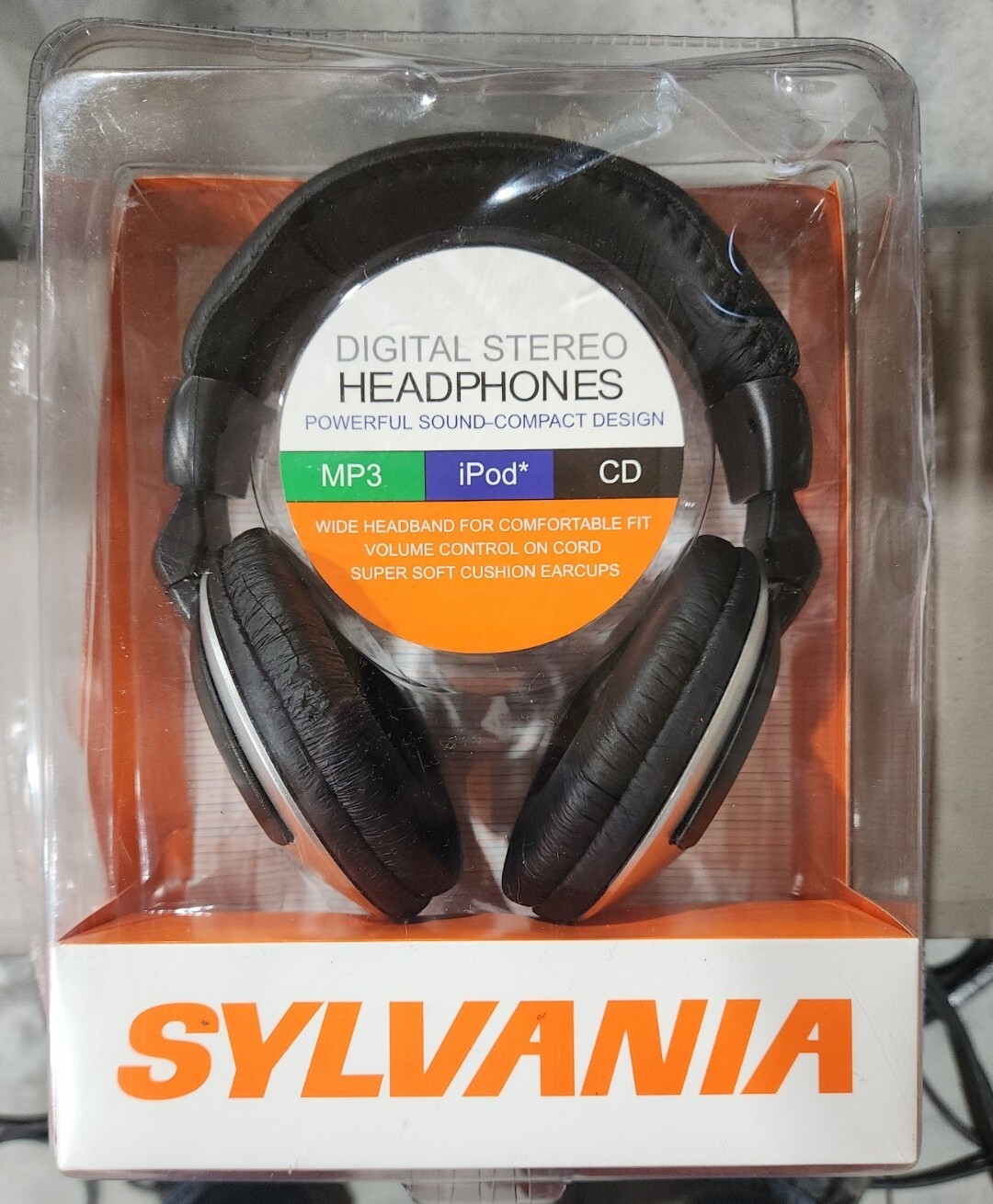 Sylvania SYL-626 Professional Full Size Headphones (Black and Silver)