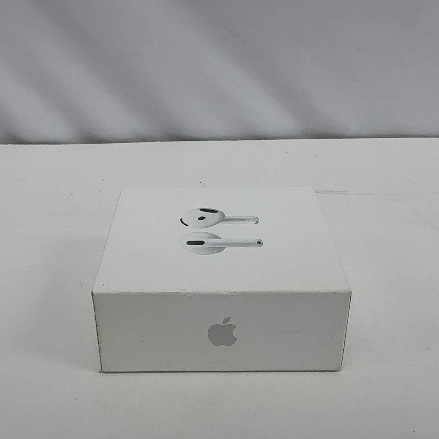 New Apple AirPods 4th Gen with Charging Case A3058 A3053 A3050 MXP63LL/A