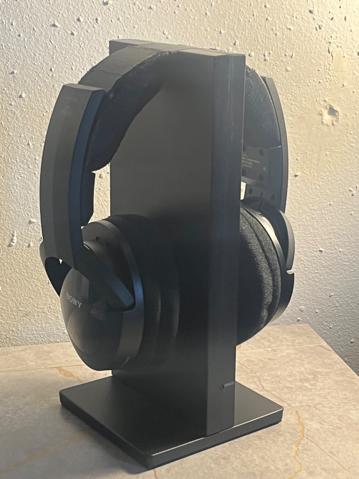 Sony MDR-RF985RK Wireless RF Headphones System w Base (USED IN BOX) Tested Works
