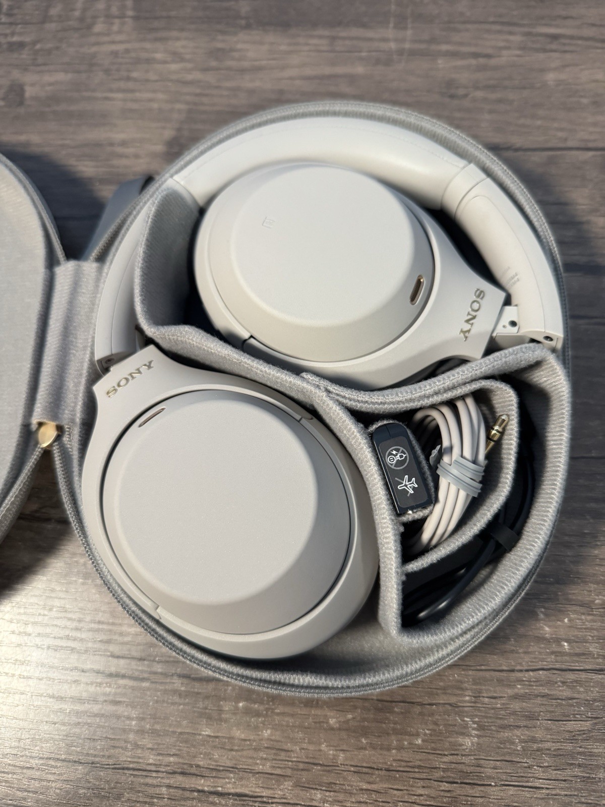 Sony WH-1000XM4 Wireless Noise Canceling Over-Ear Headphones Silver NEW OPEN BOX
