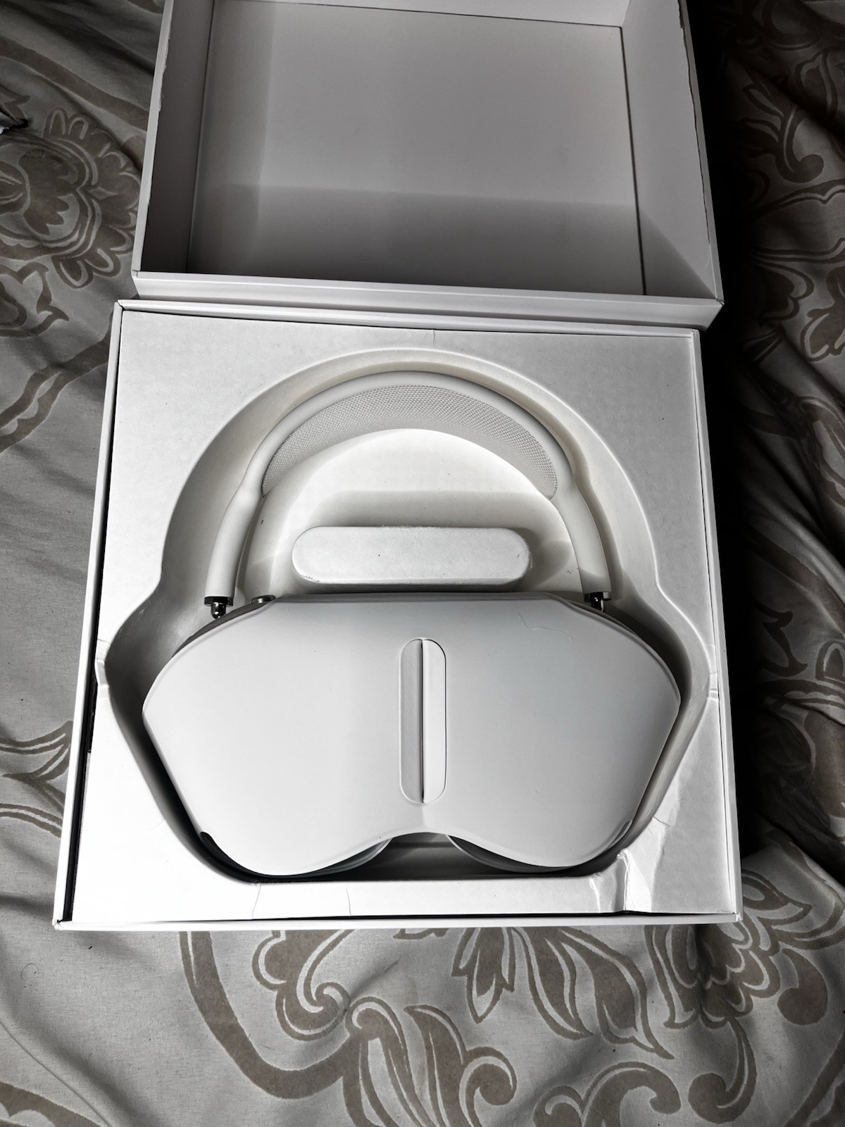 Apple AirPods Max Wireless Bluetooth Over-Ear ANC Headphones White/Silver