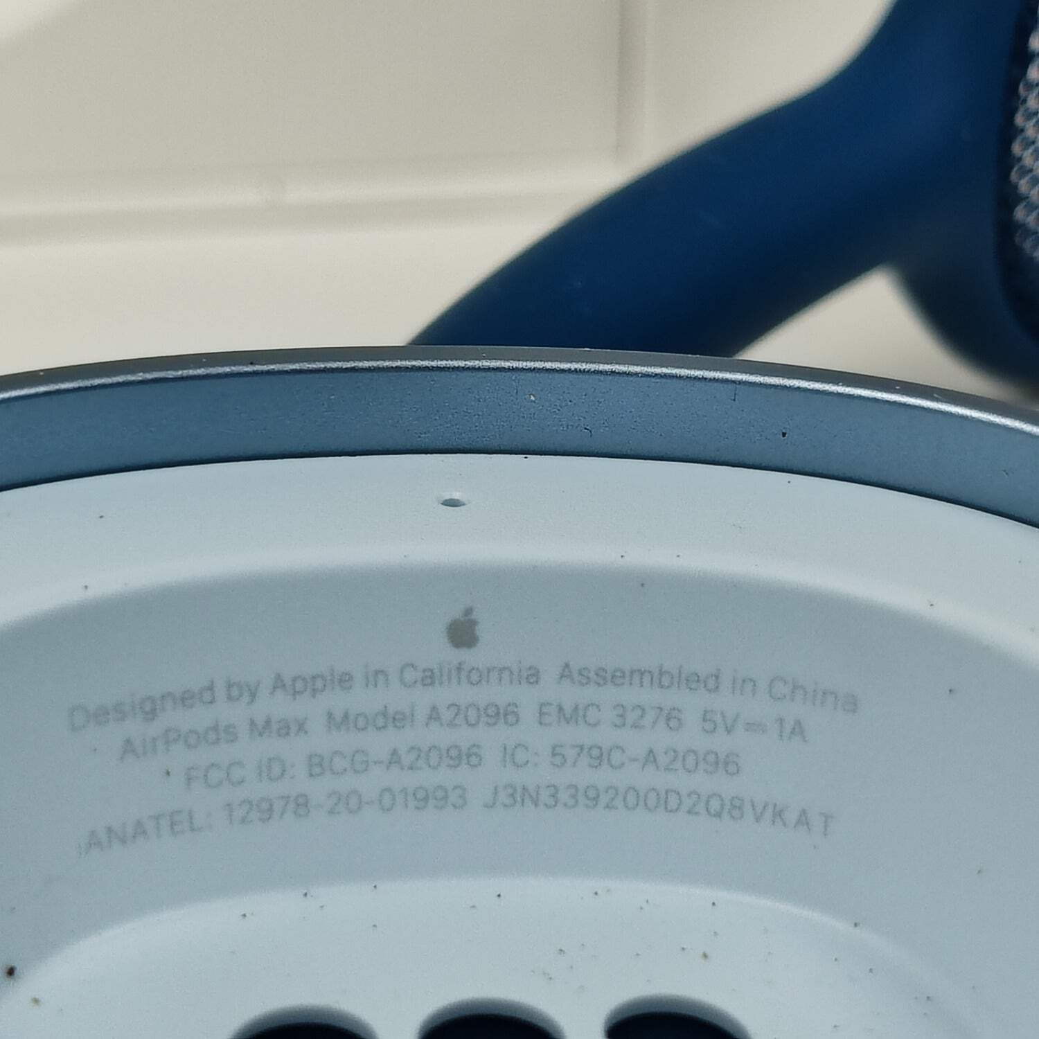 Apple AirPods Max Wireless Over-Ear Headphones Sky Blue MGYL3AM/A