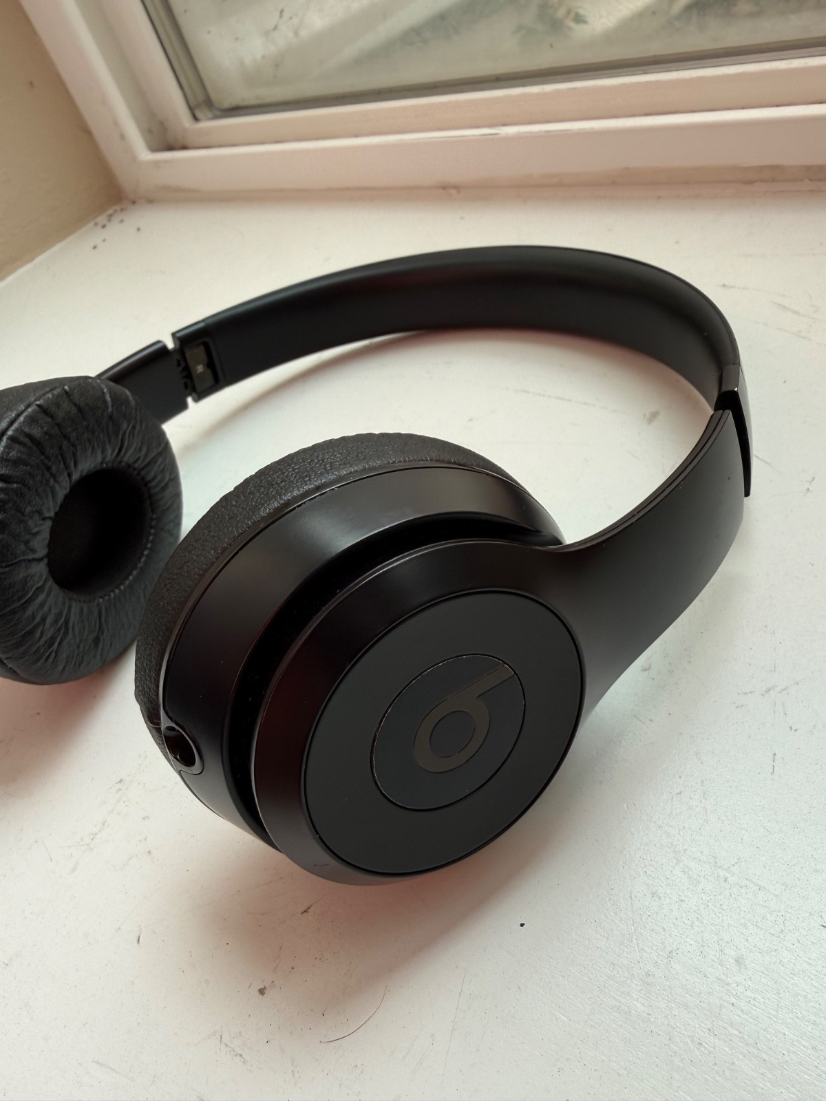 Beats by Dr. Dre Solo 3 Wireless On-Ear Bluetooth Headphones, Black READ!
