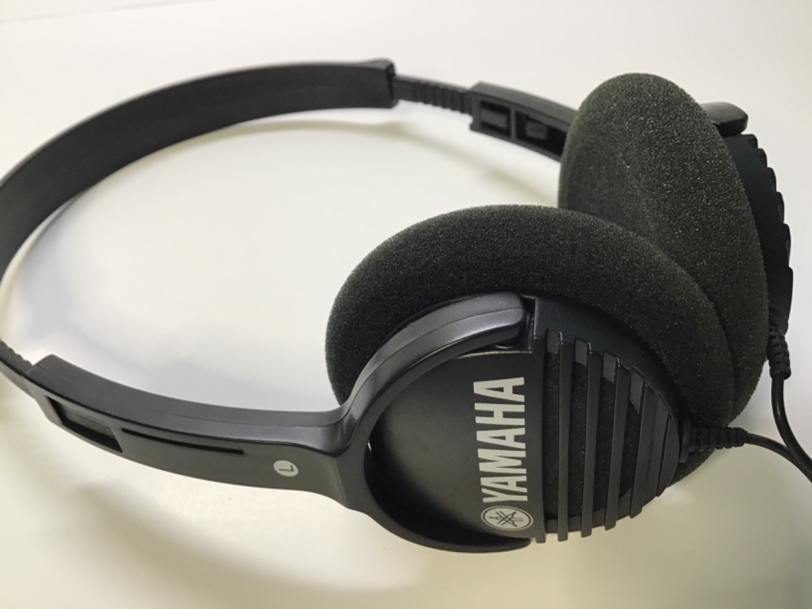YAMAHA 1100 SERIES HEADBAND STYLE HEADPHONES WITH 3.5mm JACK & JACK ADAPTER