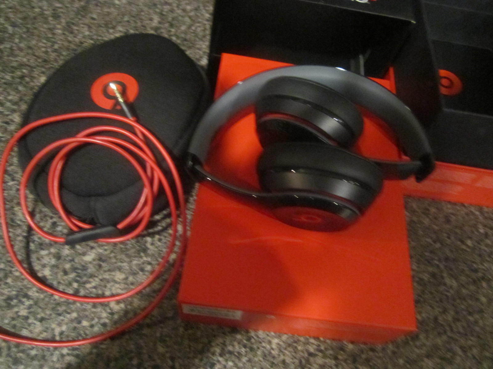 Beats Solo 2 Headphones (Wired) Black and Red