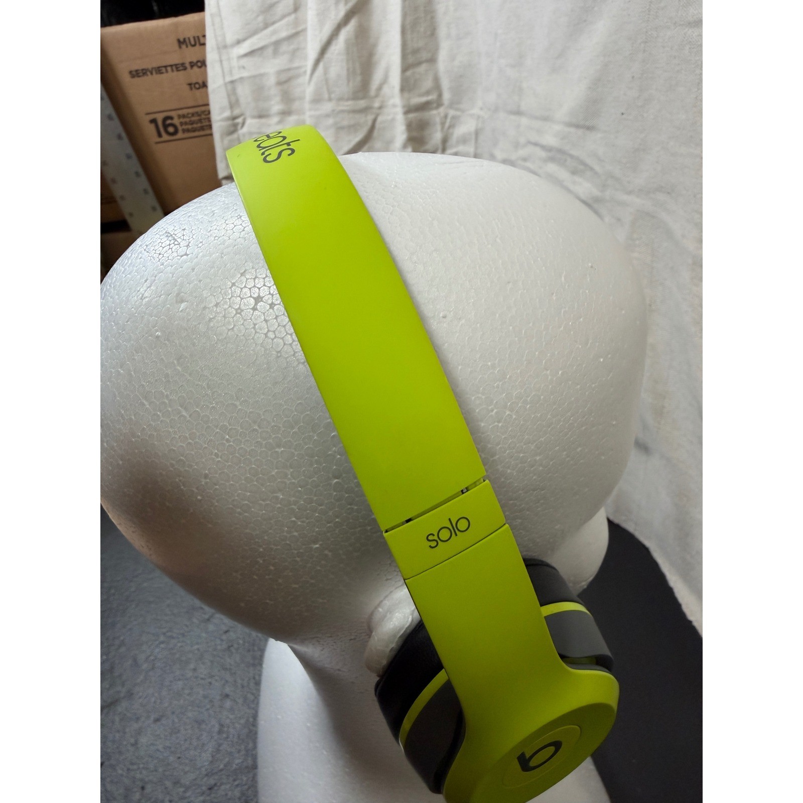 Beats Solo 2 Wireless Headphones Unisex Adjustable Shock Yellow Bluetooth Audio