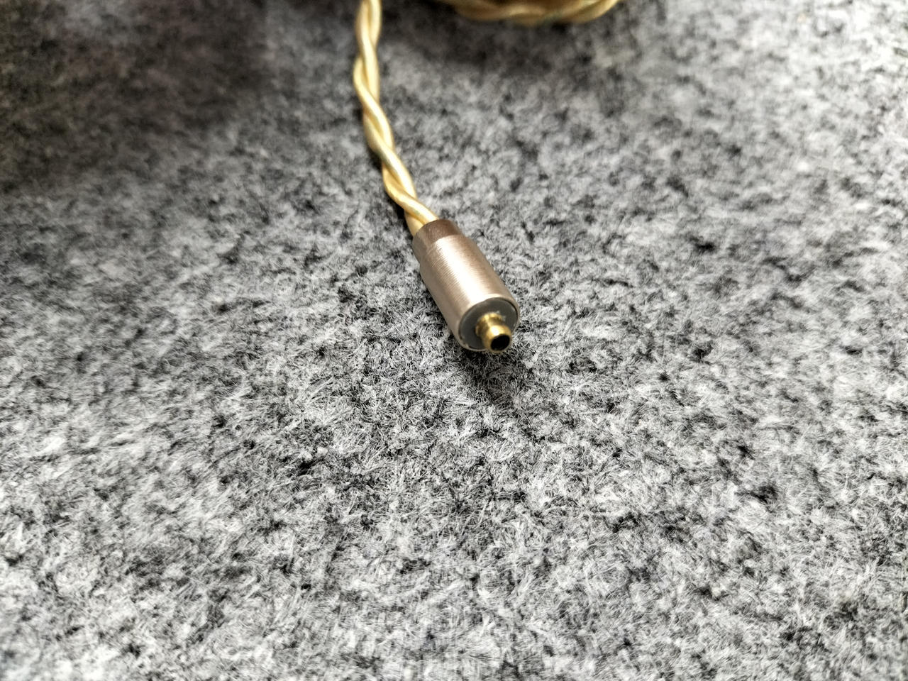 Acoustune HS1695TI IEM Gold 4th Gen Myrinx Driver HS1695TI-GLD Earphones Japan