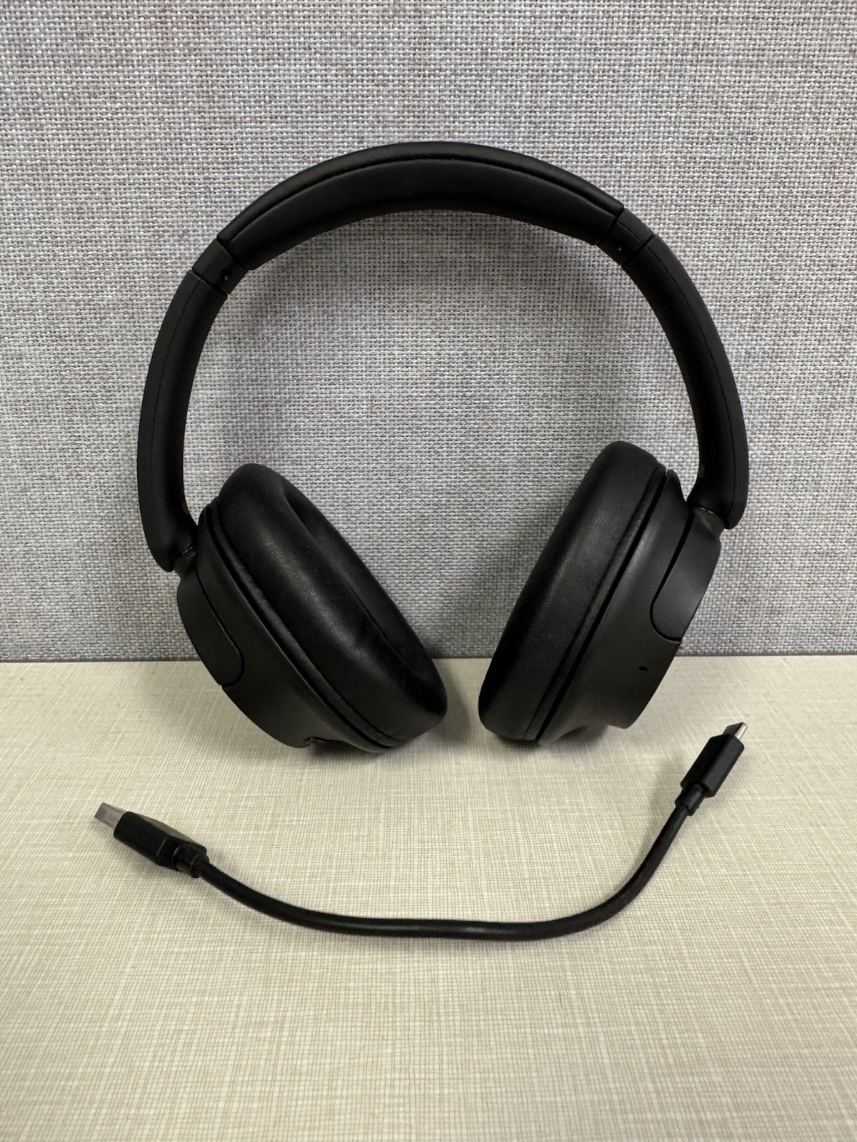 Sony WH-CH720N Noise Canceling Wireless Headphones with case YY2966 – Black