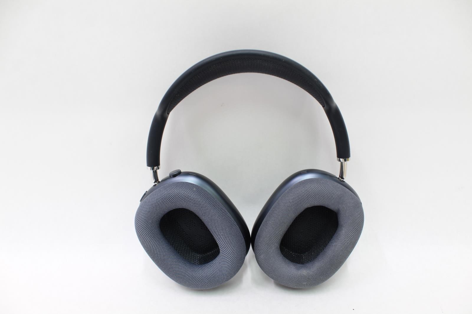 Apple AirPods Max Over-Ear Headphones with Smart Case – Midnight – A3184
