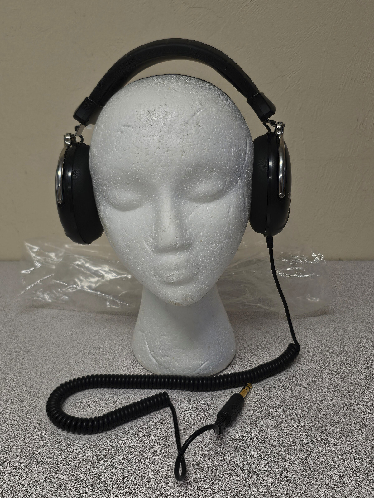 New Open Box Koss TD85 Stereo Headphones (1/4″ 6.35mm Stereo Plug) Black