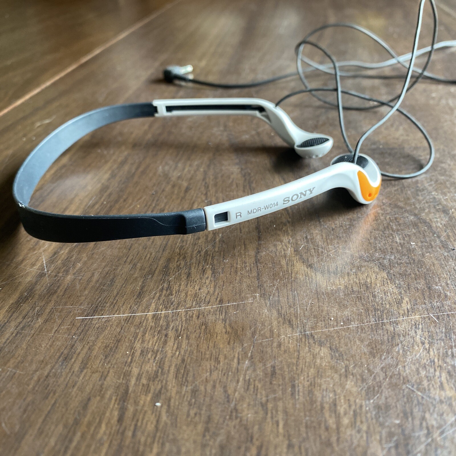 Sony MDR-W014 White Orange 3.5MM Jack In Ear Light Weight Earphones Tested Works