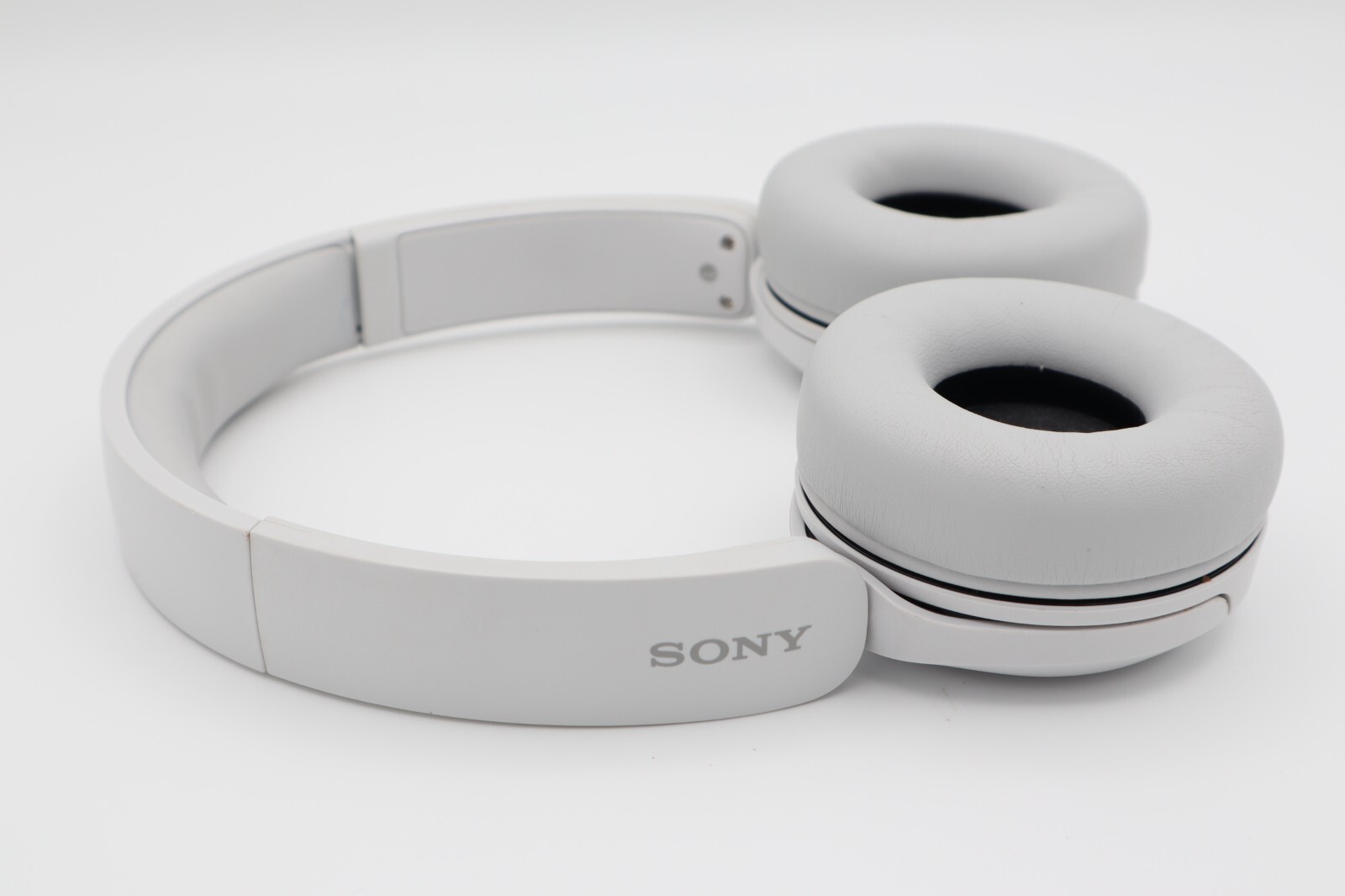Sony CH520W.CE7 Wireless Bluetooth Headphones & 50+ Hours Battery Life, White