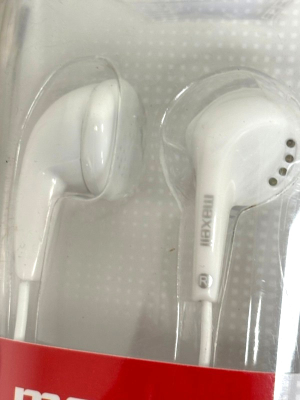 Maxell Stereo Earbuds for iOS Smartphone Game Console MP3 MP4 with 3.5mm Jack