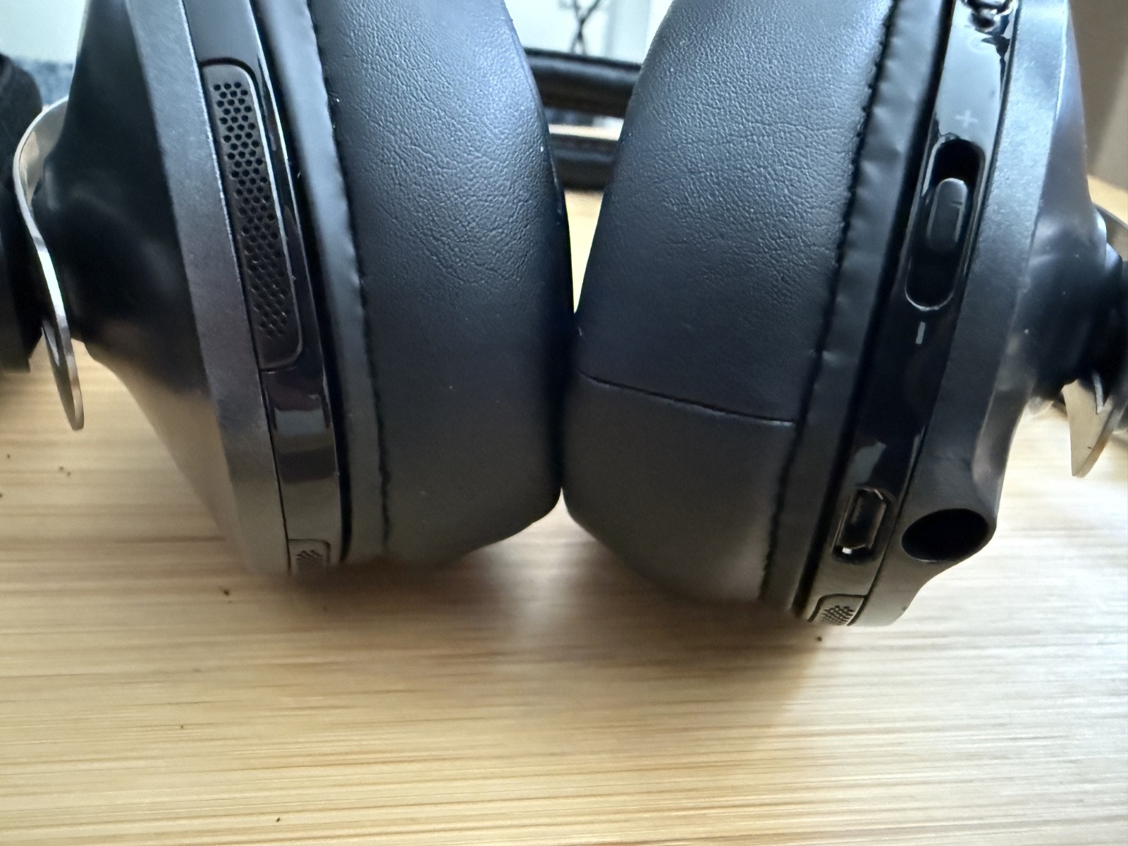 Sennheiser Momentum (M2) Wireless Over-the-Ear Headphones – Black M2 AEBT BLACK