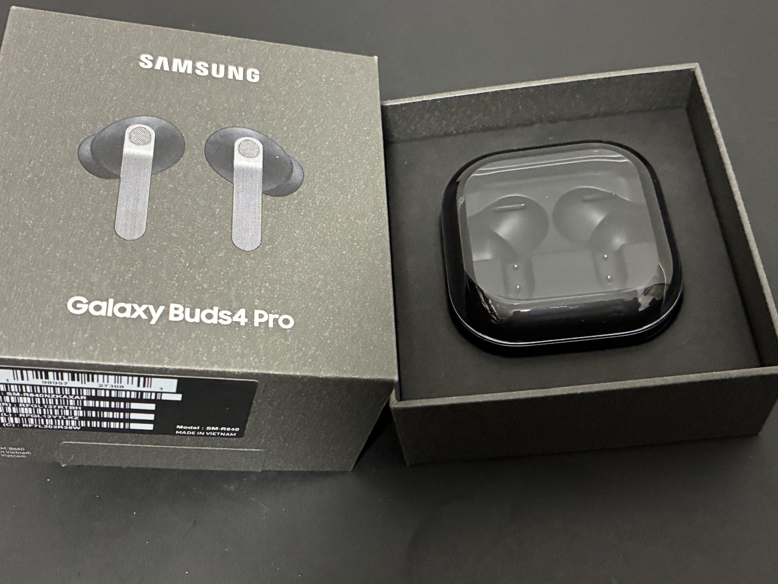 NEW Original Samsung Galaxy Buds4 Pro SM-R640N Earbuds Charging Case (NO BUD)