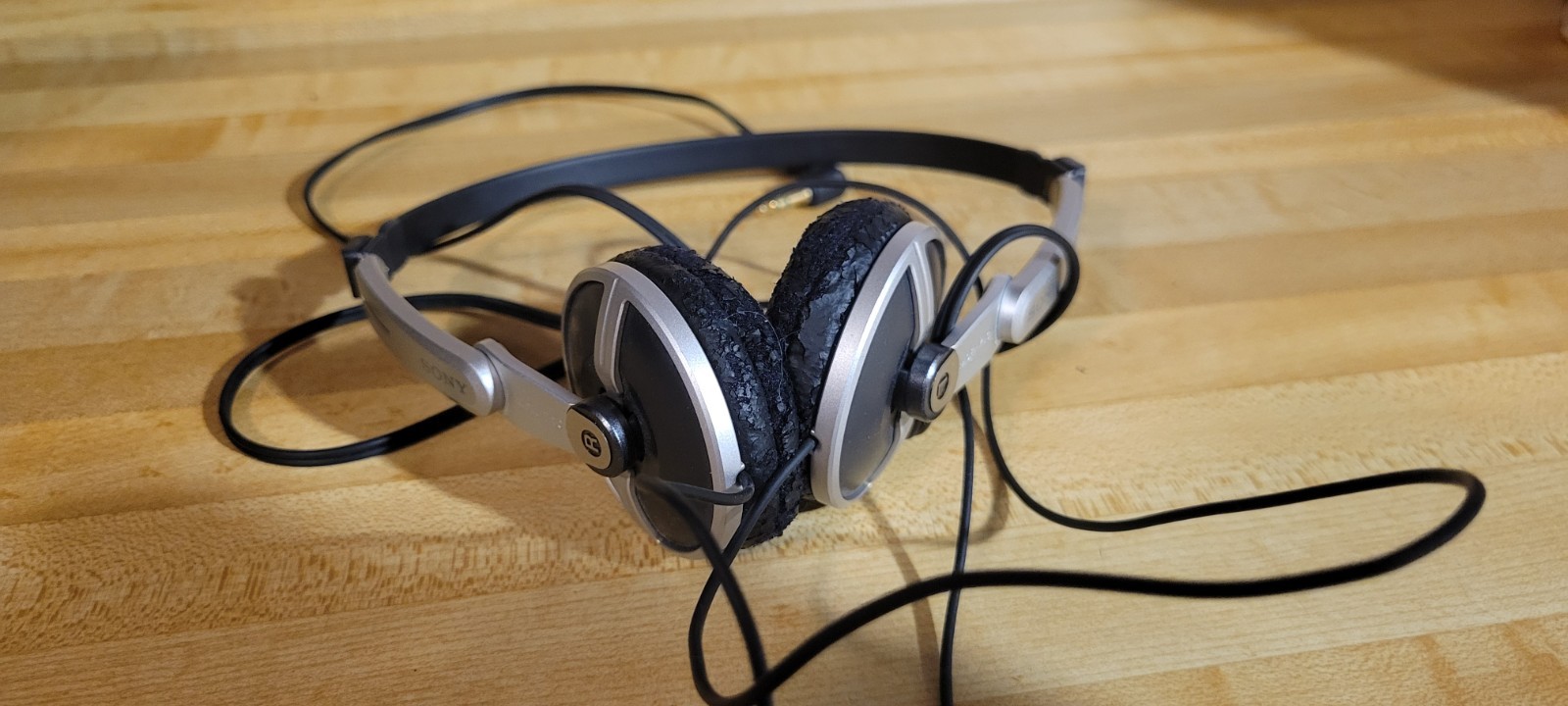 Genuine Vintage Sony MDR-710 Wired Silver Foldable On The Ear Headphones