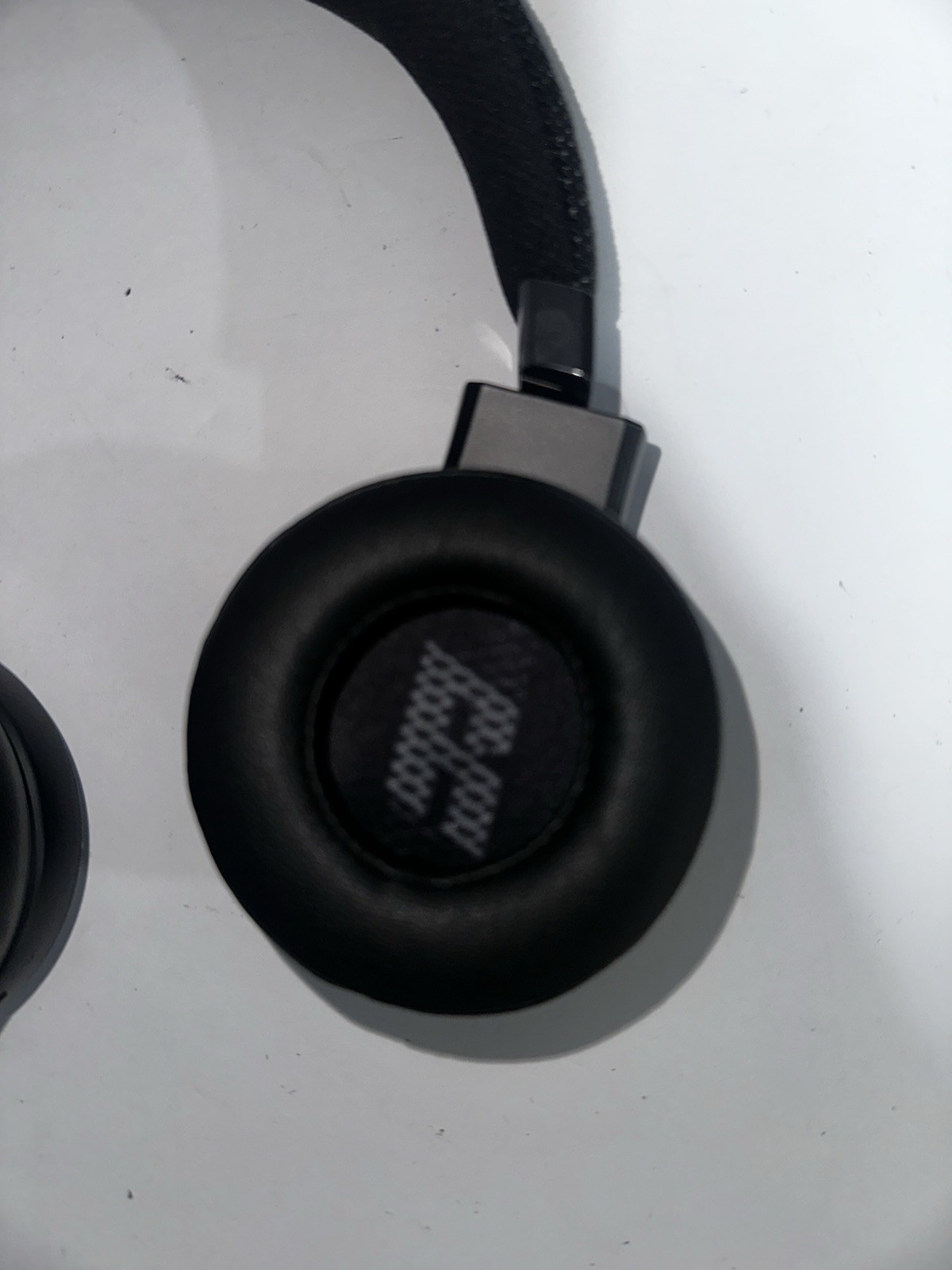 JBL Live 460NC – Wireless on-ear NC headphones – Black – NIB