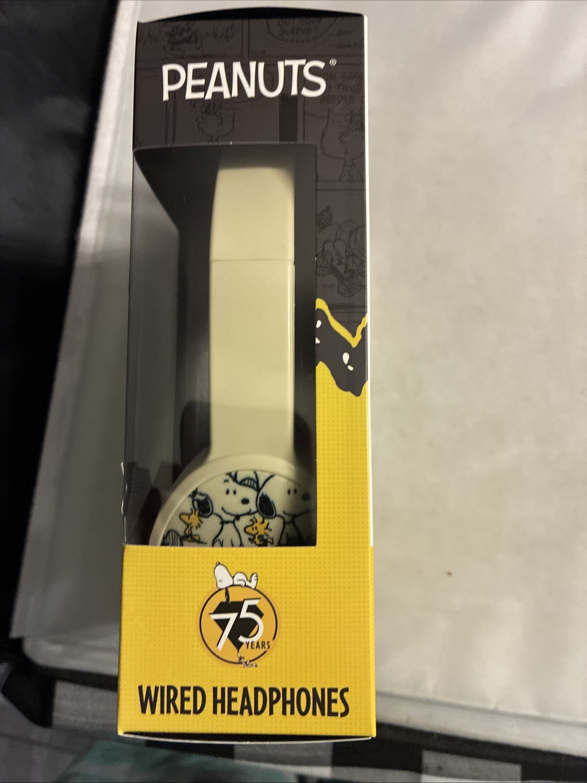 PEANUTS (2025) Wired Headphones (Black/Yellow) 75 Years Snoopy & Woodstock