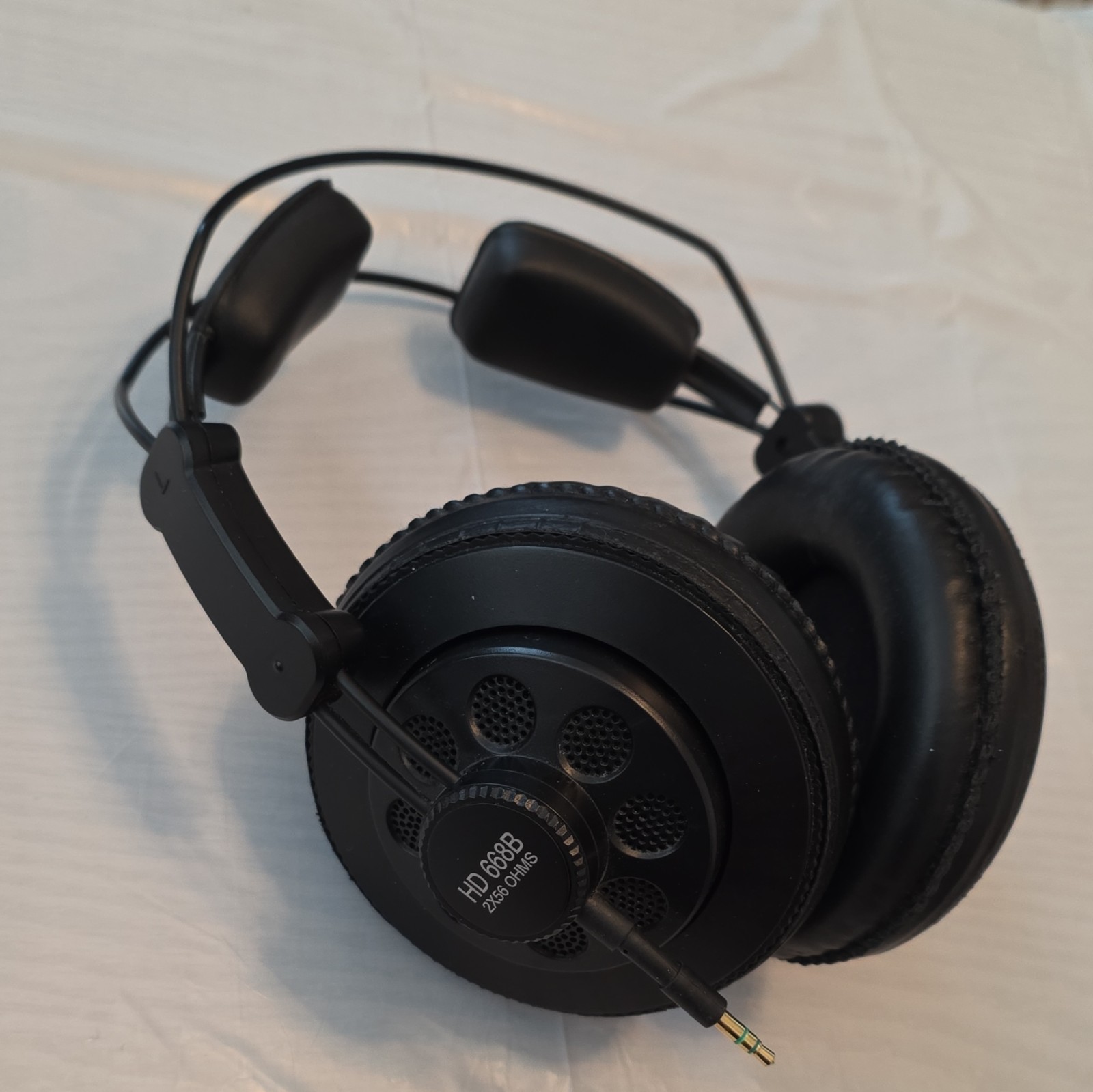 Superlux HD 668B 250 Ohm Wired 3.5mm Studio Monitoring Headphones Black