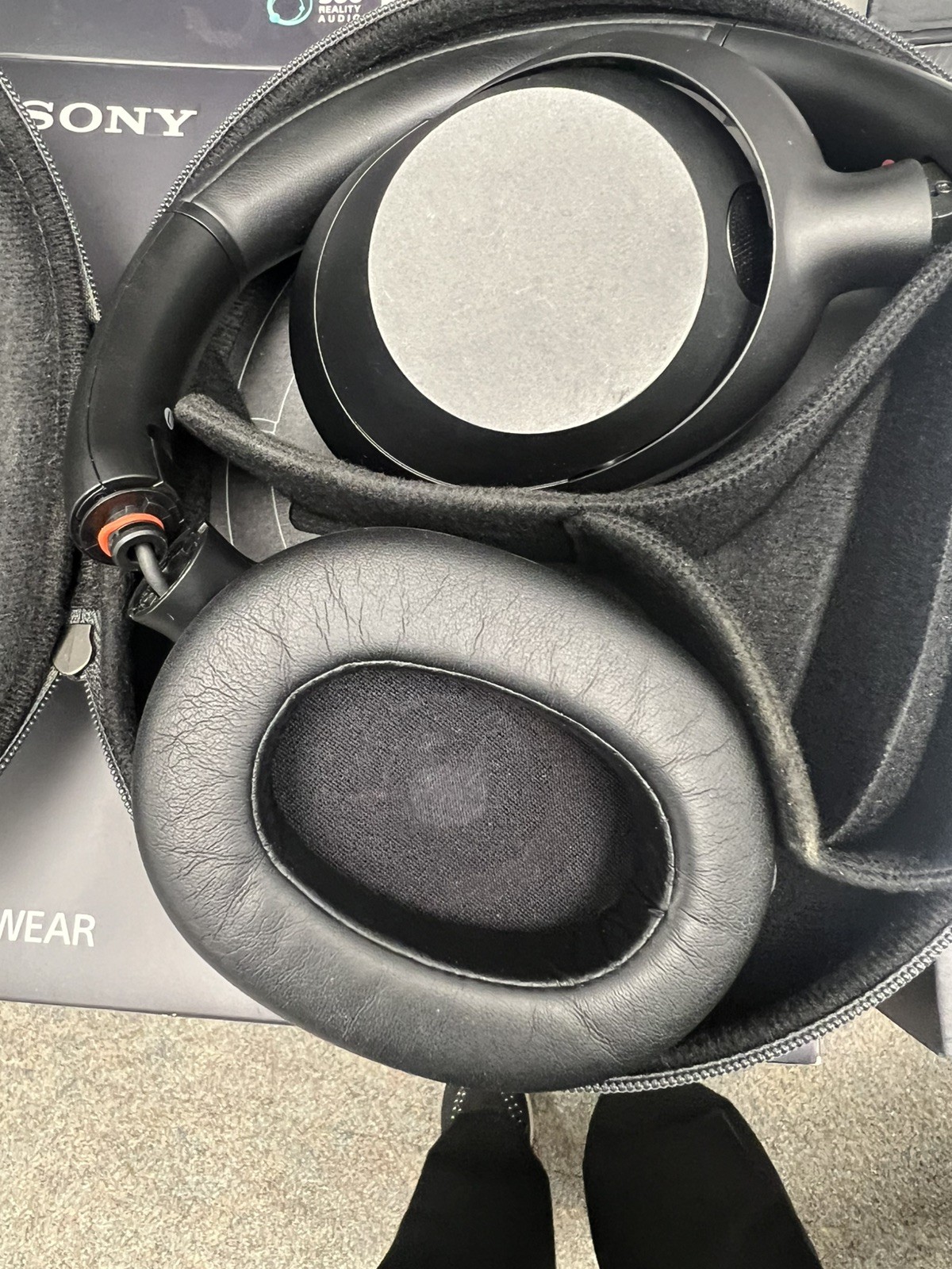 Sony WH-ULT900N Wireless Headphones -HINGE ISSUE for parts or repair