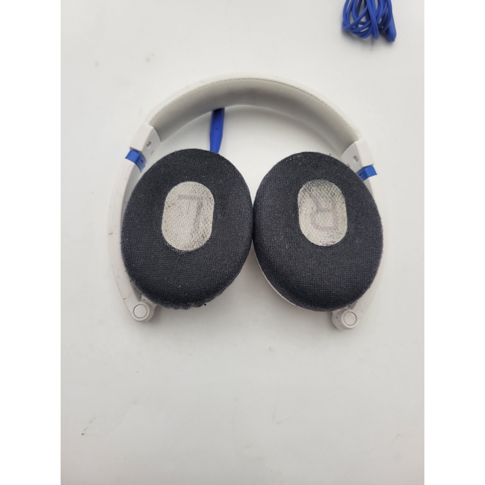 Bose SoundTrue On-Ear Headphones White/Blue Adjustable Need Ear-pad Tested GOOD